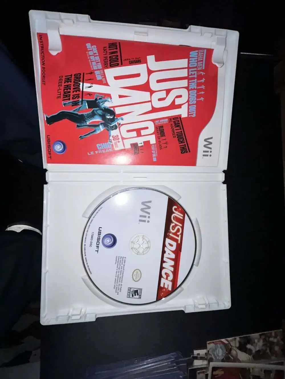 Just Dance Nintendo Wii Video Game Complete in Case